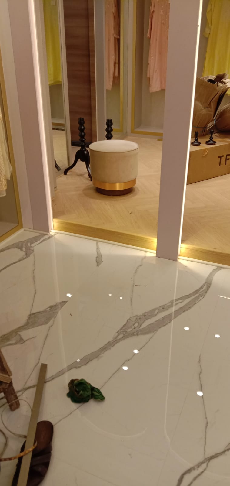 Designer Fitting Room with Velvet Stool & Brass Finish